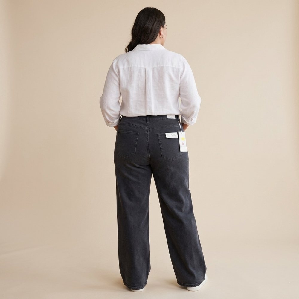 Plus Fit Jeans — Black view 3