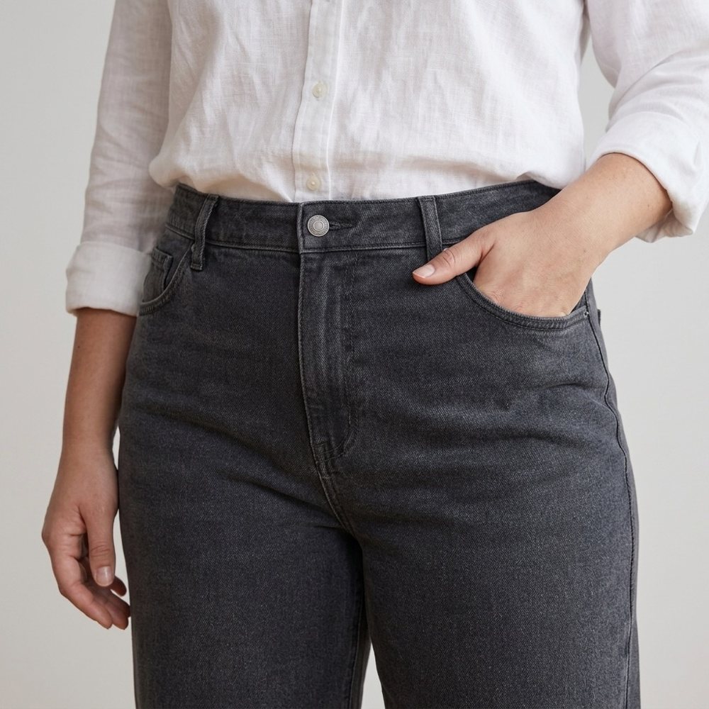 Plus Fit Jeans — Black view 4